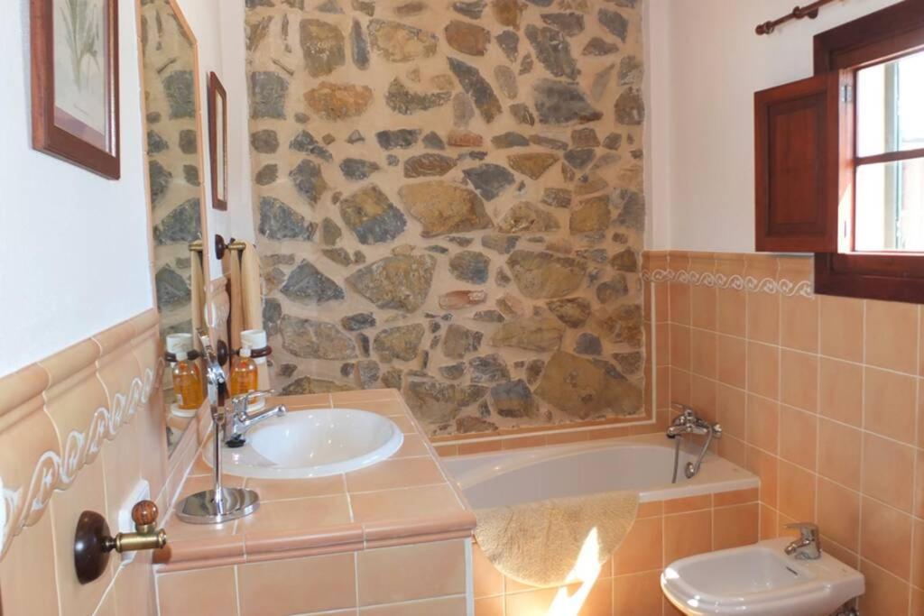 Villa Maria, Bonita Casa Con Jardin Y Piscina Privada En Andratx Exterior foto